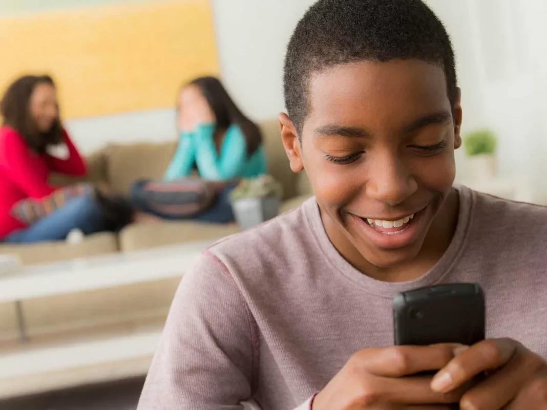 Parental support and cyberspace addiction Parental support and cyberspace addiction