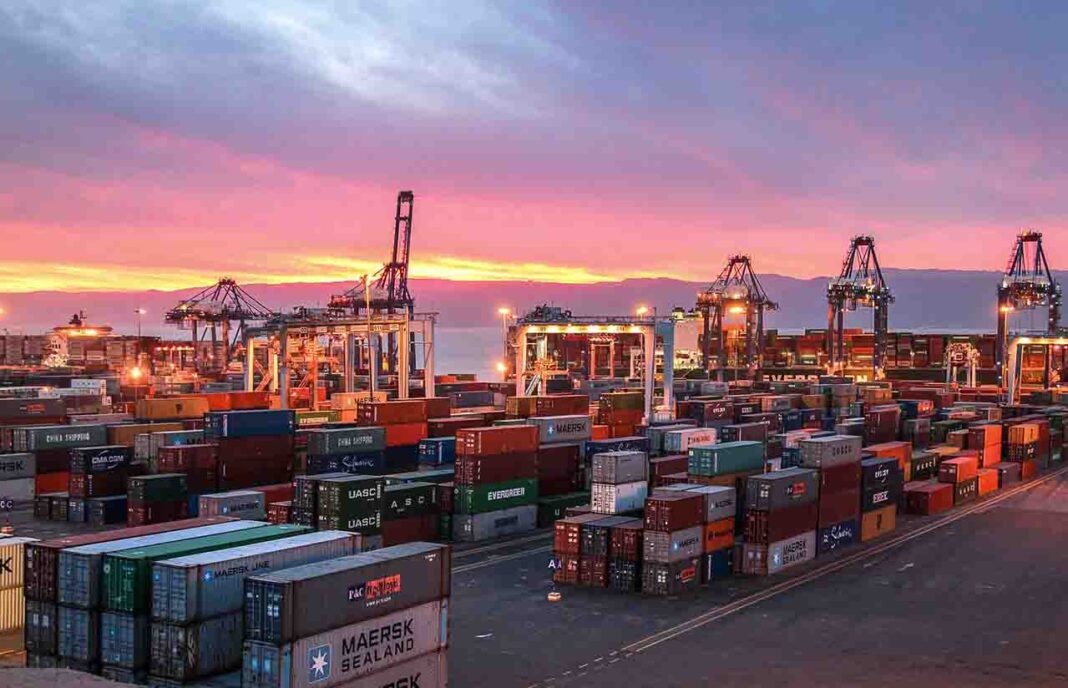 <strong>Commonwealth pushes legislative reform to enhance Caribbean trade</strong> <strong>Commonwealth pushes legislative reform to enhance Caribbean trade</strong>