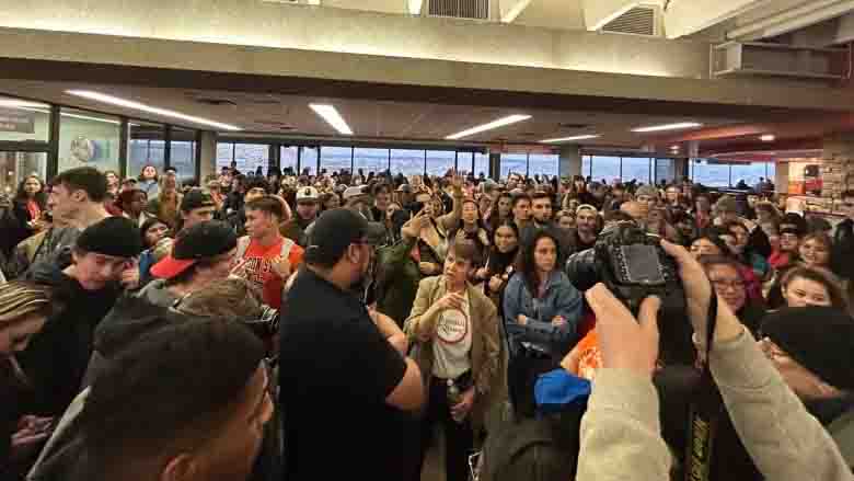 <strong>After the school cancels a planned talk, a controversial scholar is met with loud opposition at U of L.</strong> <strong>After the school cancels a planned talk, a controversial scholar is met with loud opposition at U of L.</strong>