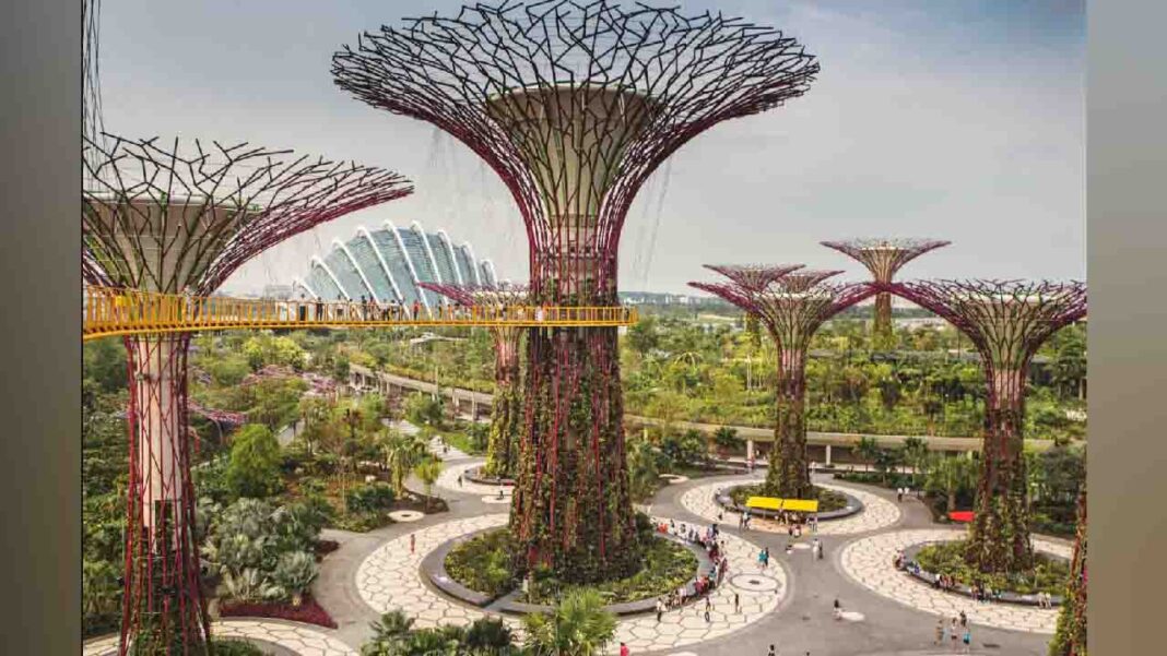 Singapore: Expats squeezed by soaring living costs Singapore: Expats squeezed by soaring living costs