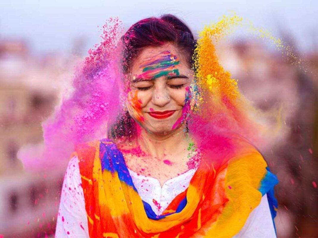 <strong>How did Bollywood celebrate Holi?</strong> <strong>How did Bollywood celebrate Holi?</strong>