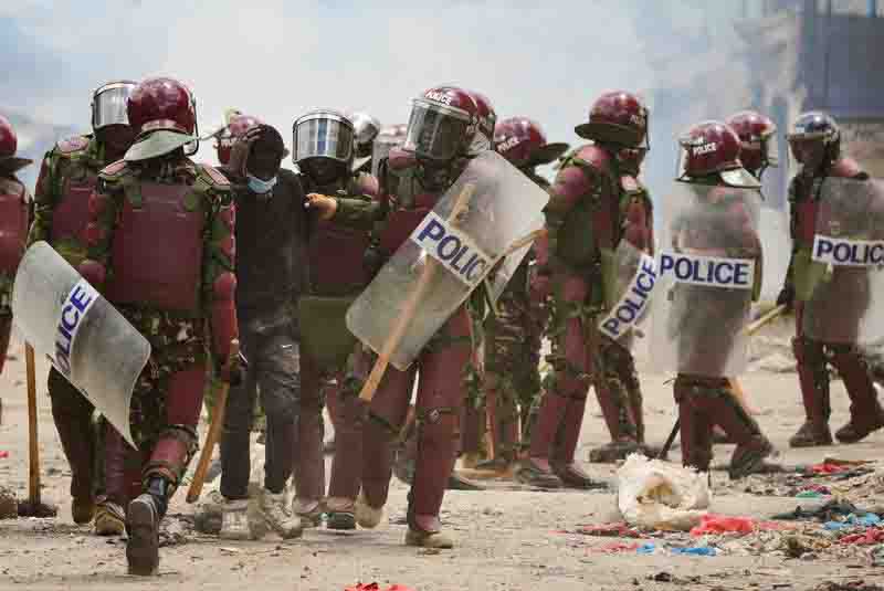 Raila Odinga of Kenya ceased the demonstrations against the government. Raila Odinga of Kenya ceased the demonstrations against the government.