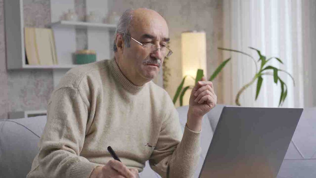Go online  to evaluate dementia risk Go online  to evaluate dementia risk