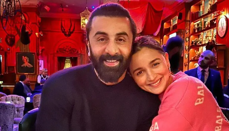 Alia And Ranbir date in summer ! Alia And Ranbir date in summer !