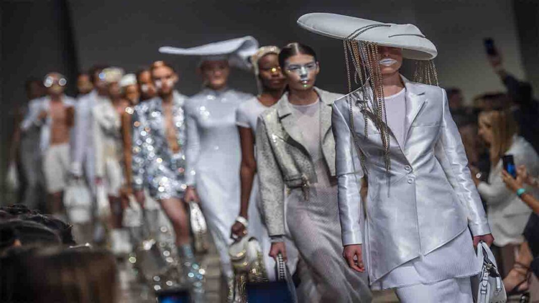 Highlights And Must-See Collections Of… L…! Highlights And Must-See Collections Of… L…!