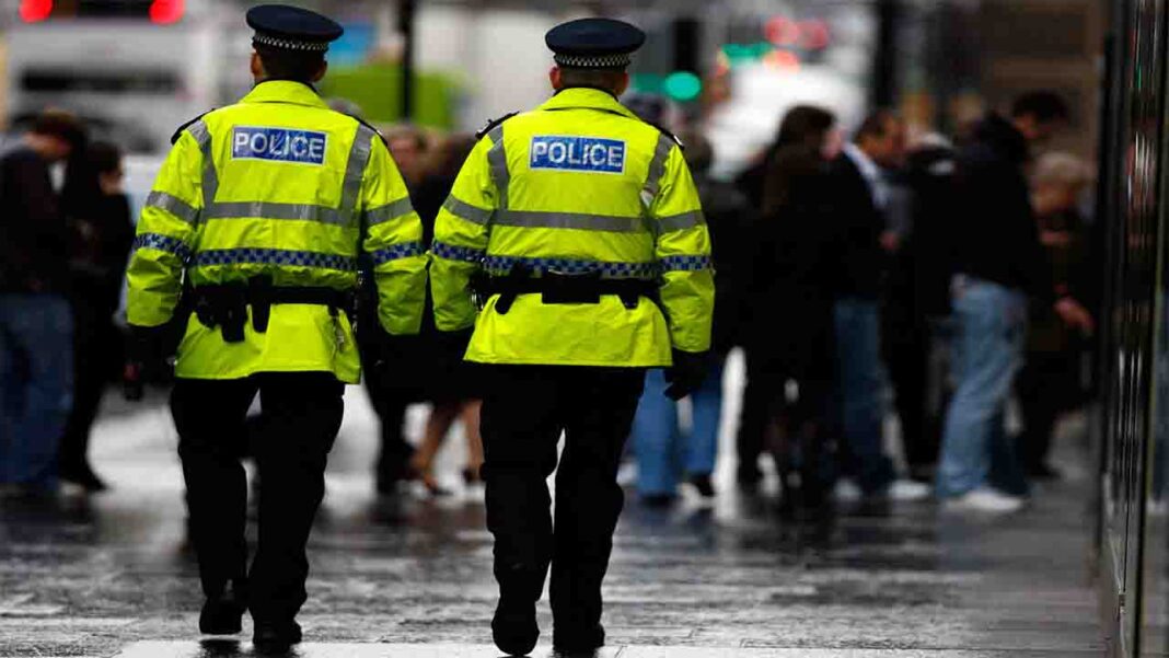 Call 999 and stop the  Metropolitan police from attending! Call 999 and stop the  Metropolitan police from attending!