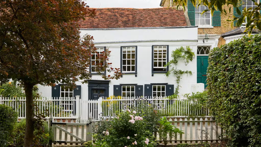 Charles Lamb formerly lived in an Enfield cottage, which is… Charles Lamb formerly lived in an Enfield cottage, which is…
