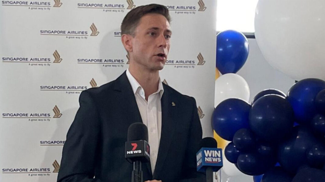 Singapore Airlines Regional Manager Karl Schubert… Singapore Airlines Regional Manager Karl Schubert…