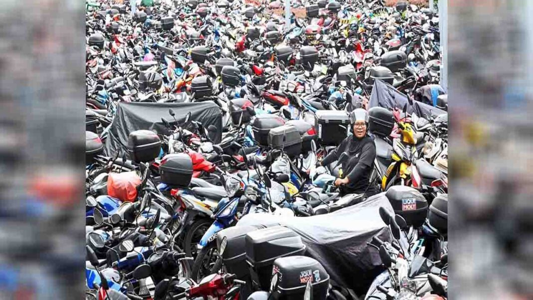Parking woes for Malaysian bikers Parking woes for Malaysian bikers