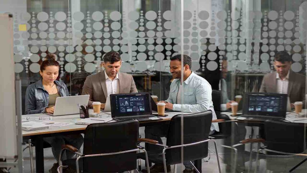 Flexible office efficiency with… Flexible office efficiency with…