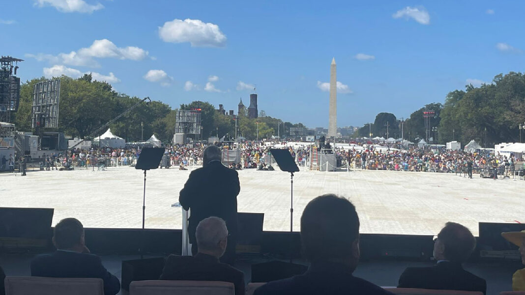 Hon Nirj Deva addressing at the Art of Living Foundation Washington Hon Nirj Deva addressing at the Art of Living Foundation Washington