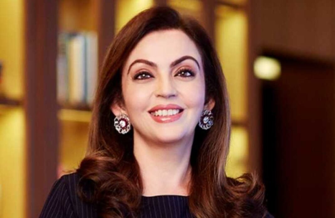 Nita Ambani feeds 3,000 children celebrating 60 years of life Nita Ambani feeds 3,000 children celebrating 60 years of life