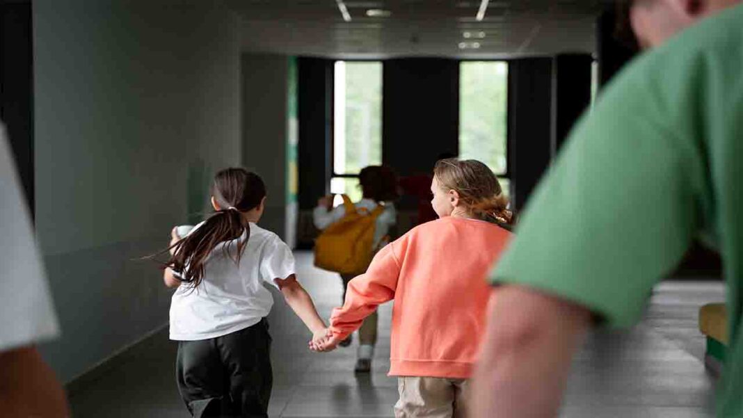 Schools close in response to bomb threats across… Schools close in response to bomb threats across…
