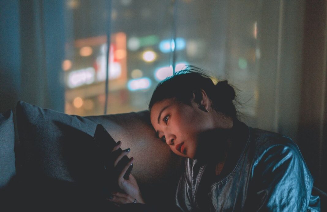 TrackingDisturbing patterns of smartphone addiction TrackingDisturbing patterns of smartphone addiction