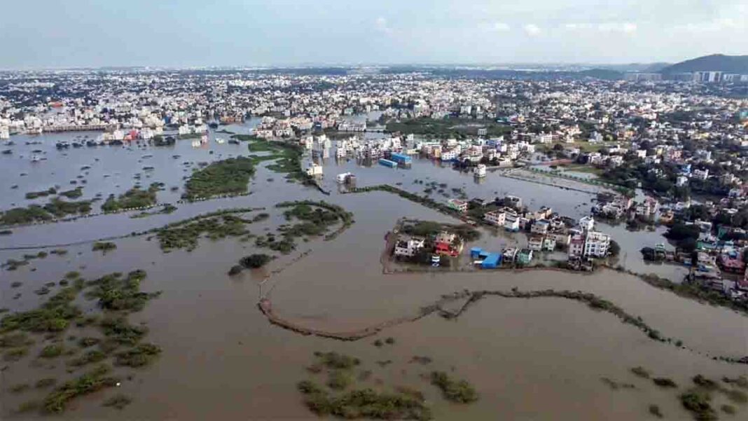 Cyclone Michaung hit Tamil Nadu, The Orange alert continues! Cyclone Michaung hit Tamil Nadu, The Orange alert continues!