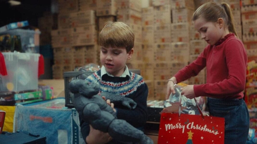Bananas and gorillas makes Prince Louis go berserk while helping at baby bank Bananas and gorillas makes Prince Louis go berserk while helping at baby bank