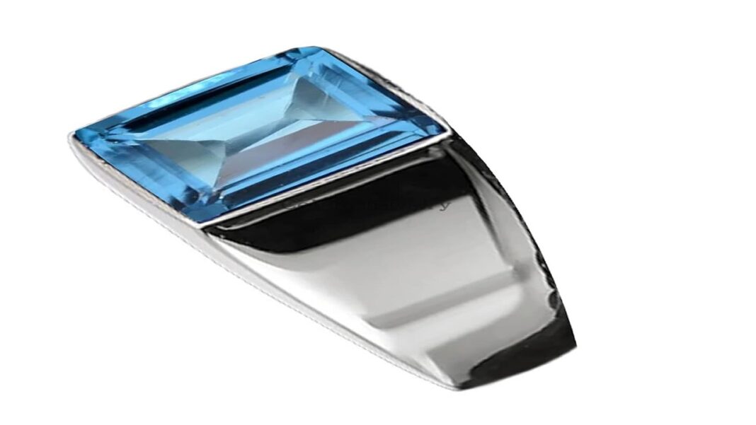 Beneficial essence of Blue Topaz Gemstone  Beneficial essence of Blue Topaz Gemstone Â