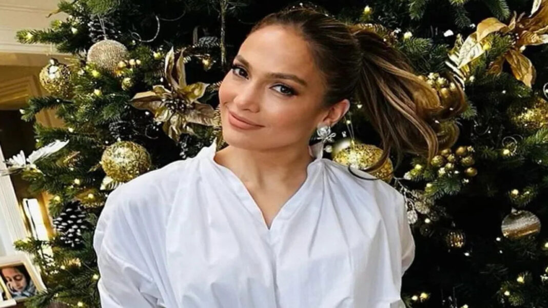 Jennifer Lopez’s 2023 Christmas tree Jennifer Lopez’s 2023 Christmas tree
