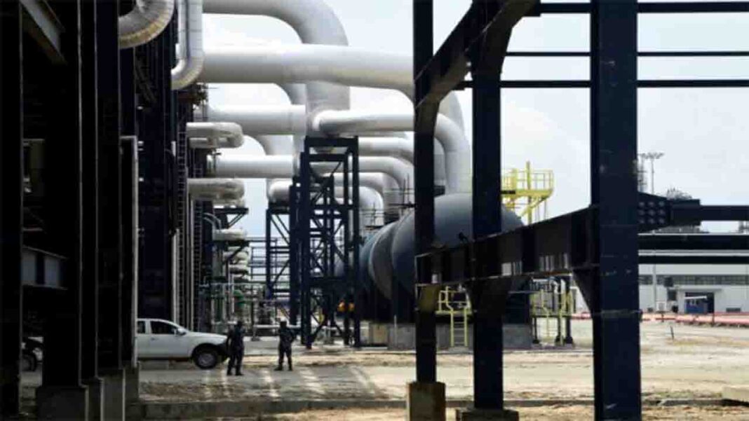 First crude is loaded into Nigeria’s massive new… First crude is loaded into Nigeria’s massive new…