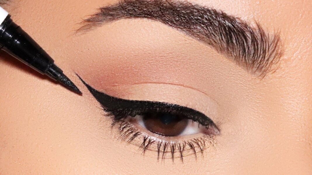 Perfect sharp winged eyeliner for 2024 Perfect sharp winged eyeliner for 2024