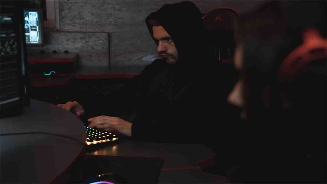 Looking into Key logger hacking Looking into Key logger hacking