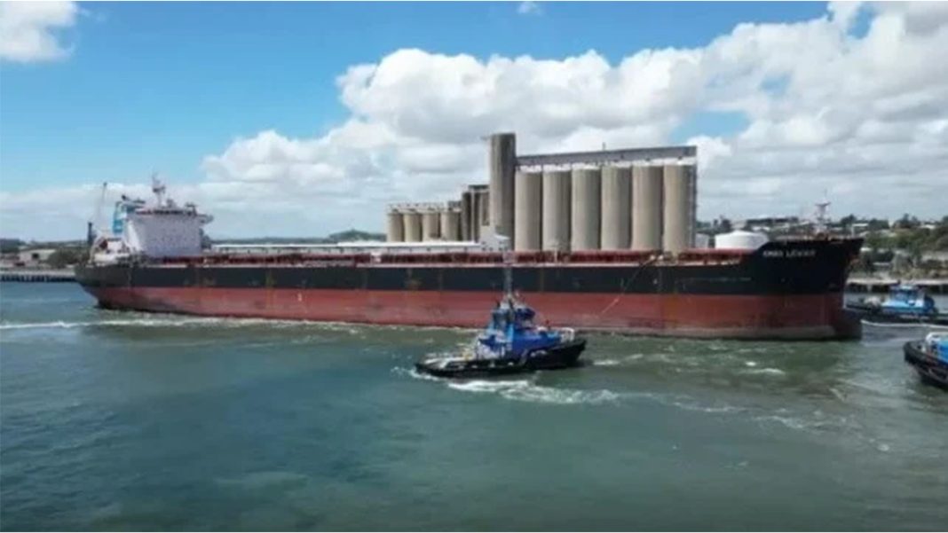 Australia bans bulk carrier Australia bans bulk carrier
