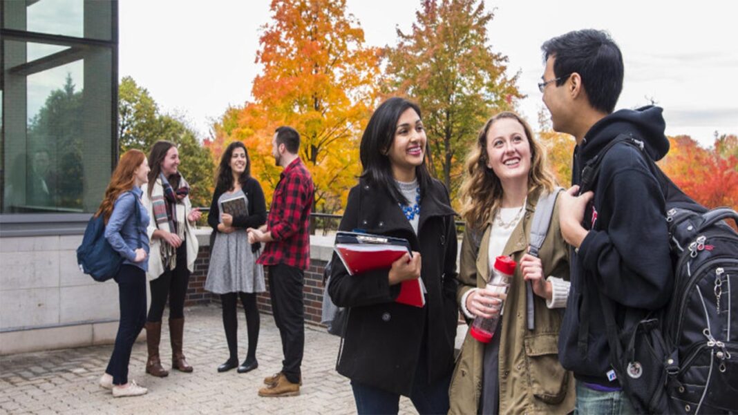 Canadian colleges and universities in crisis Canadian colleges and universities in crisis