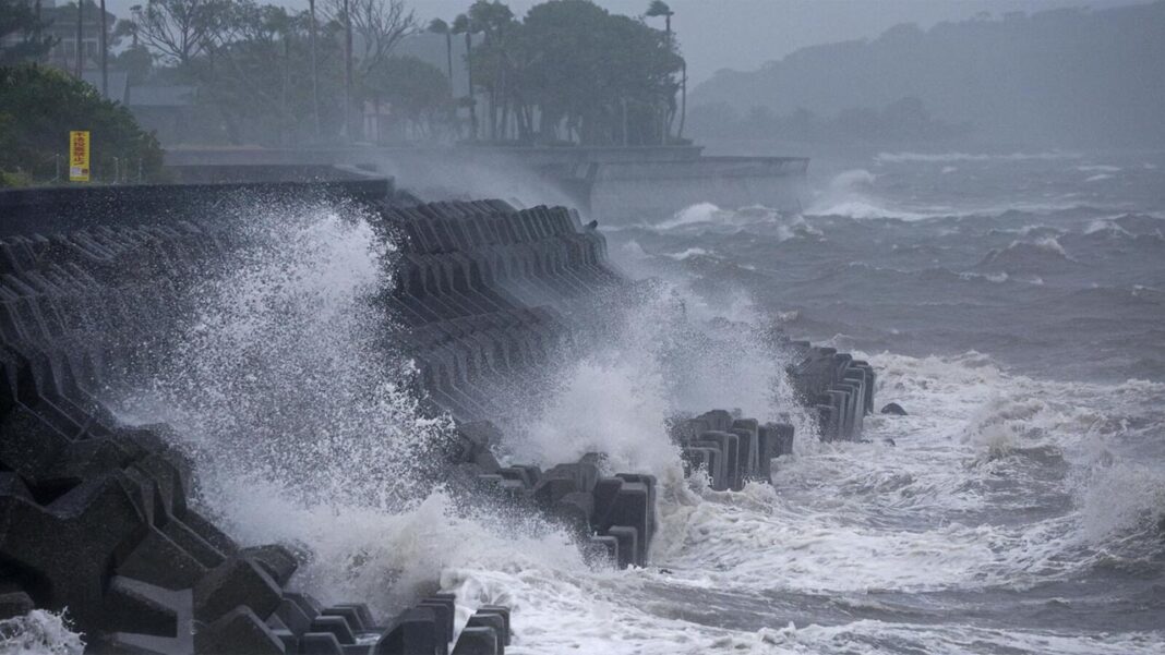 Typhoon Shanshan unleashes havoc on Southern Japan Typhoon Shanshan unleashes havoc on Southern Japan