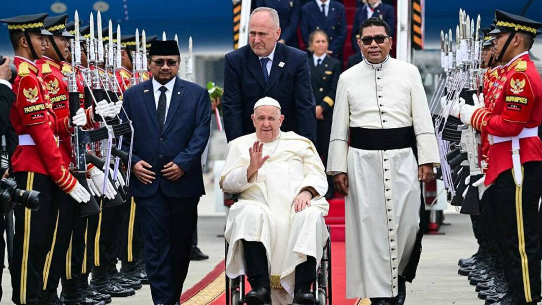 Pope Francis begins historic Asia-Pacific tour Pope Francis begins historic Asia-Pacific tour