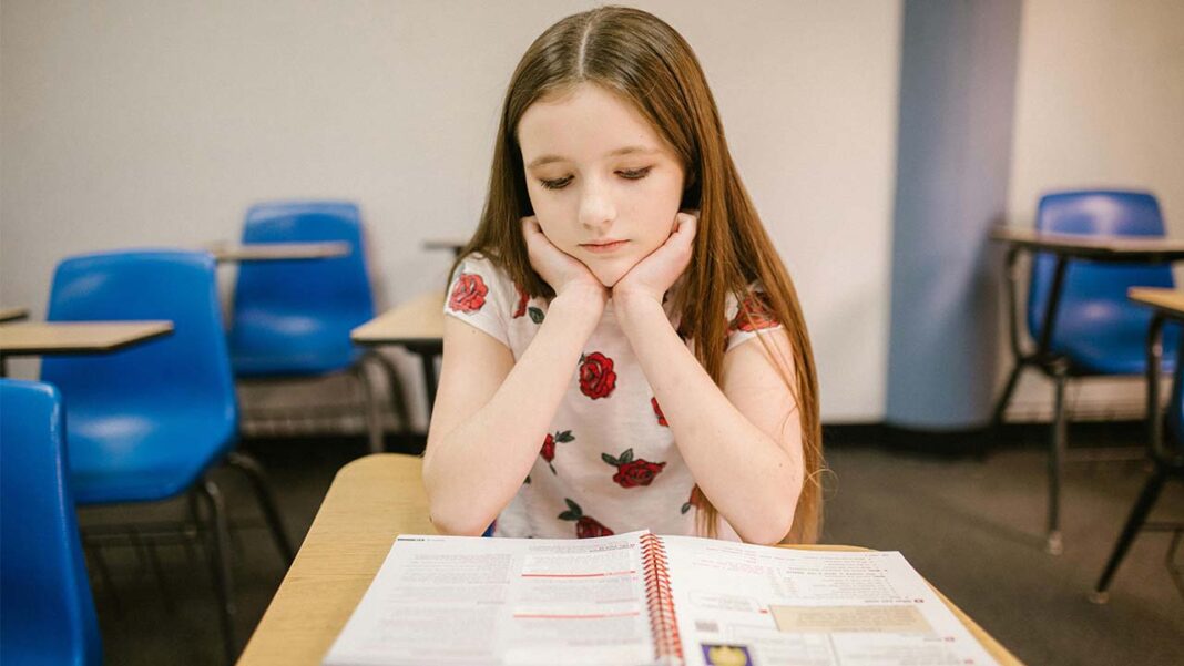 Do Children need to pay attention to learn? Do Children need to pay attention to learn?