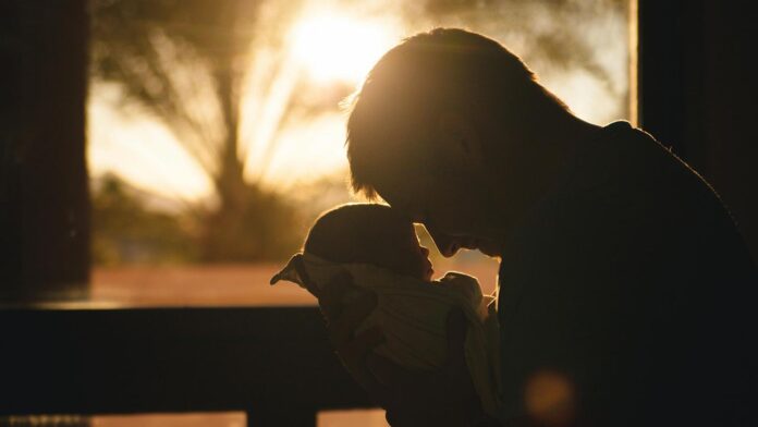 Could a Longer Paternity Leave Be the Key to Equal Parenting? New Study Reveals Surprising Benefits!