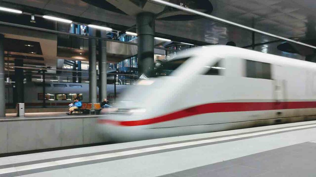 Canada’s $3.9 Billion High-Speed Rail Set to Cut Toronto-Quebec City Travel in Half!