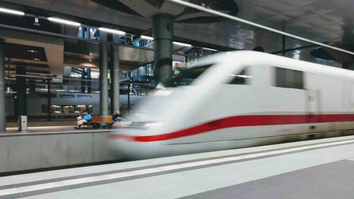 Canada’s $3.9 Billion High-Speed Rail Set to Cut Toronto-Quebec City Travel in Half!