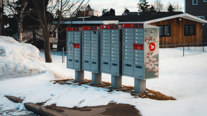 After Months of Deadlock, Canada Post and Union Finally Meet – Will a Strike Be Averted?