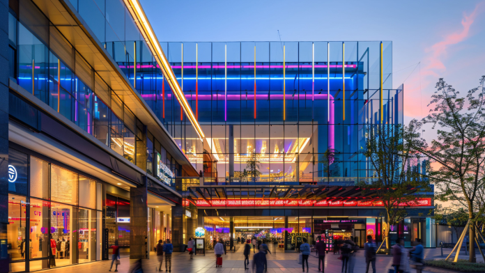 Tourists Are Flocking to Paris and Milan—Leaving London’s Shops Empty