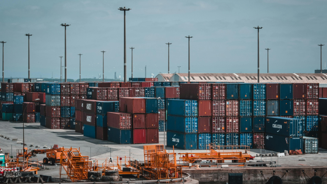 Government vs Exporters: Nigeria’s Battle Over Raw Material Value Government vs Exporters: Nigeria’s Battle Over Raw Material Value