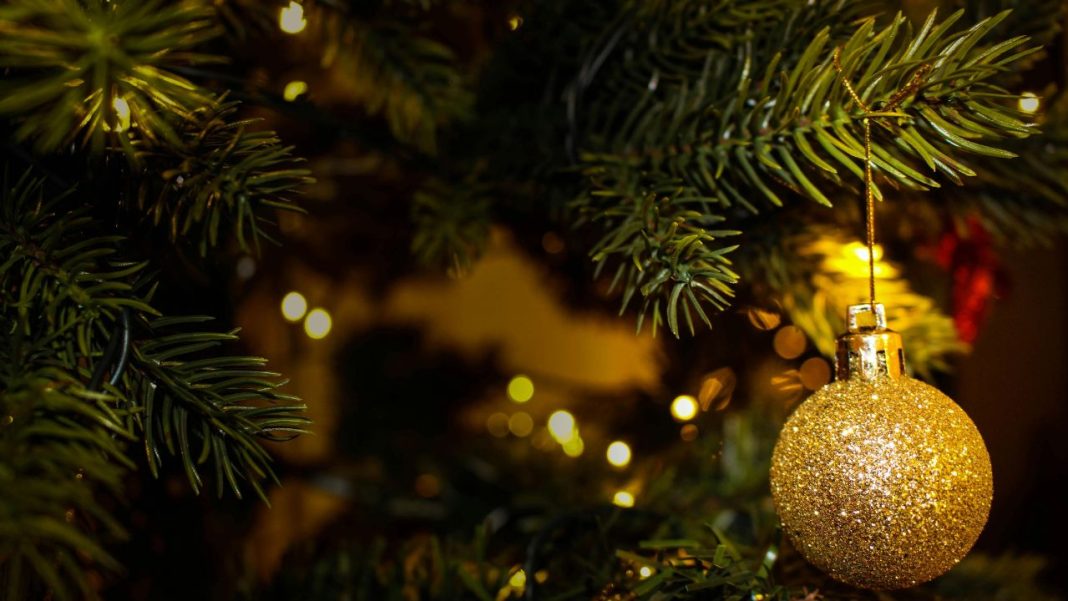 8 Fresh Christmas Movies to Stream This Holiday Season 8 Fresh Christmas Movies to Stream This Holiday Season