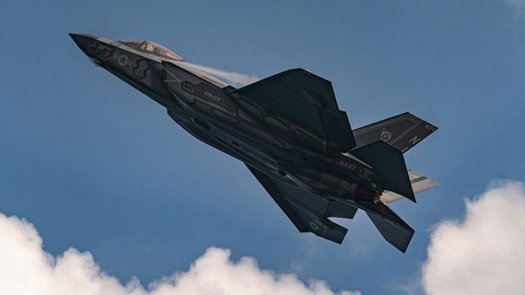 Holiday Chaos in the Caribbean as US Military Action Shuts Venezuelan Airspace