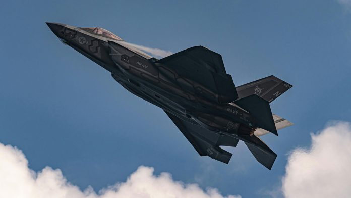Holiday Chaos in the Caribbean as US Military Action Shuts Venezuelan Airspace