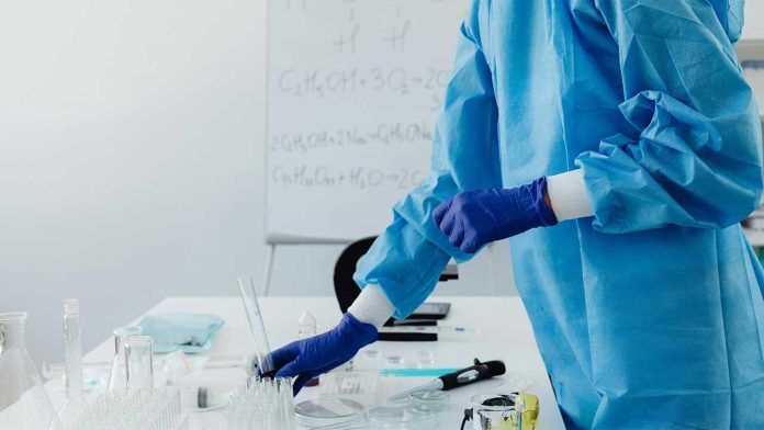 Finger-Prick Blood Test Brings Alzheimer’s Detection Out of Clinics and Into Homes