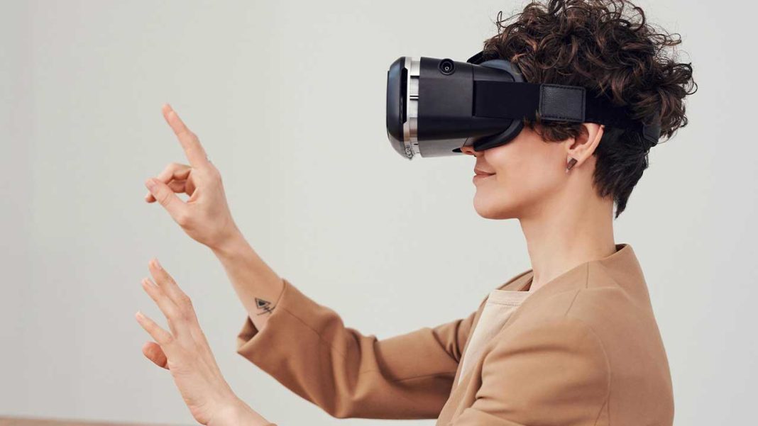 AI Fitting Rooms: How to Transform Fashion Convenience Without Replacing Its Joy AI Fitting Rooms: How to Transform Fashion Convenience Without Replacing Its Joy