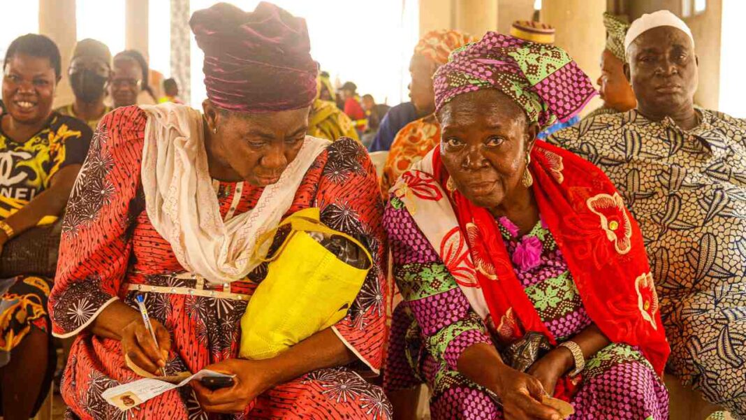Why More Ghanaians Are Suddenly Wearing This Cultural Outfit
