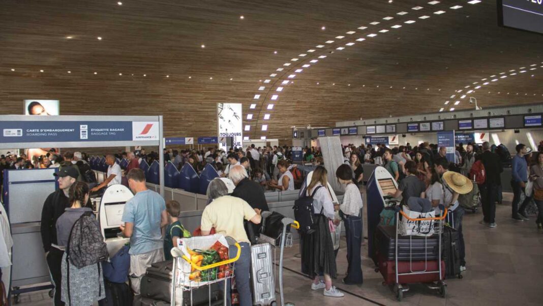 Thousands Seek Evacuation as South Africans Told to Leave Middle East Thousands Seek Evacuation as South Africans Told to Leave Middle East