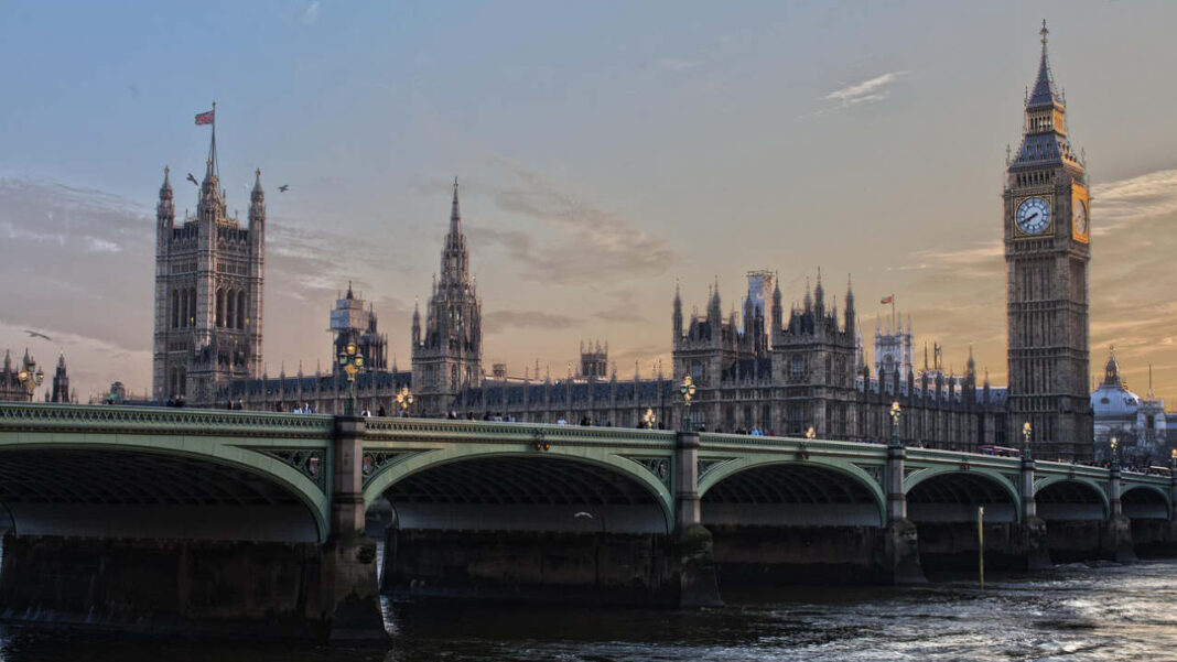 UK slashes asylum rights, expands anti-migrant crackdown