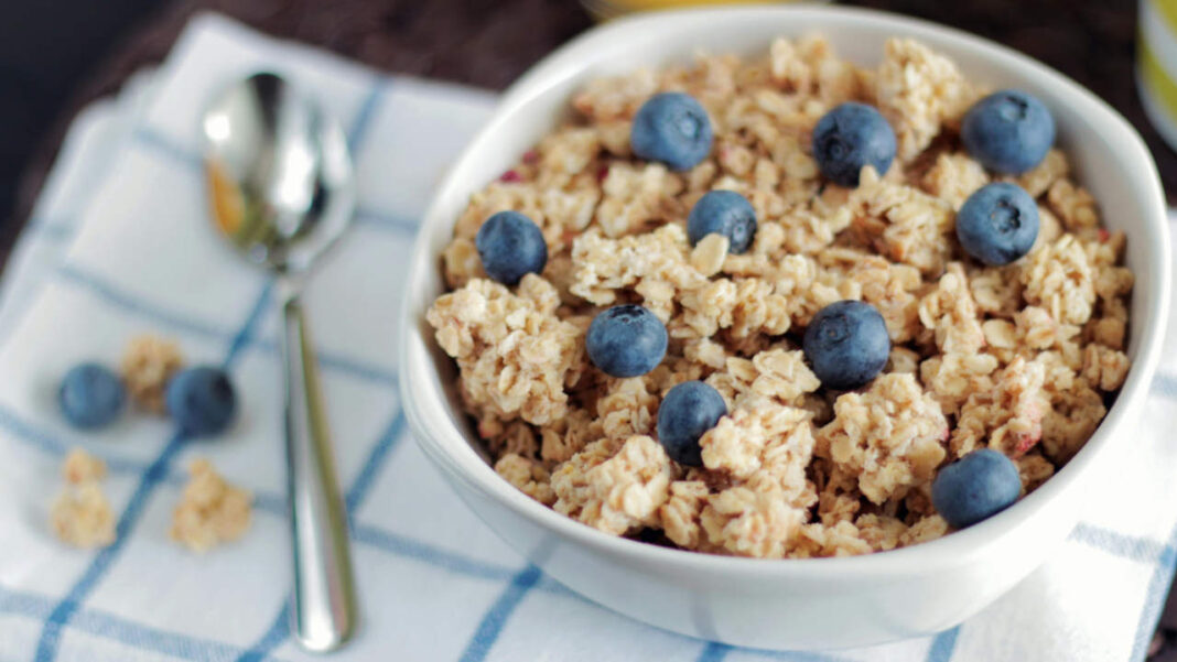 Short-Term Oatmeal Diet Linked to Significant Cholesterol Drop