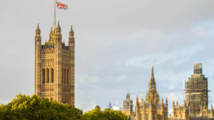 Amid Political Heat, Starmer Pushes to Reconnect Britain with Europe