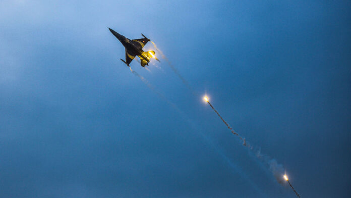 US and Iran Continue Talks Despite Fresh American Strikes Near Key Oil Route