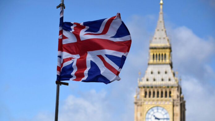 Net Migration to UK Nearly Halved in 2025 as Government Pushes Skills-Based System