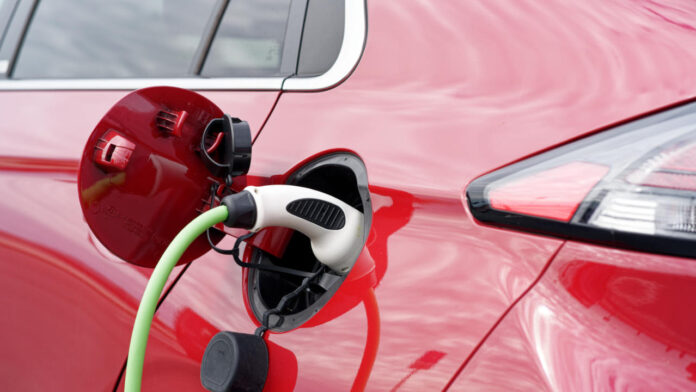 Breakthrough EV Battery Technology from Tackles Fast-Charging Degradation Problem