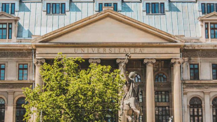 Australian university students may save USD 3bn over a decade if HECS indexation date’s changed by 5 months